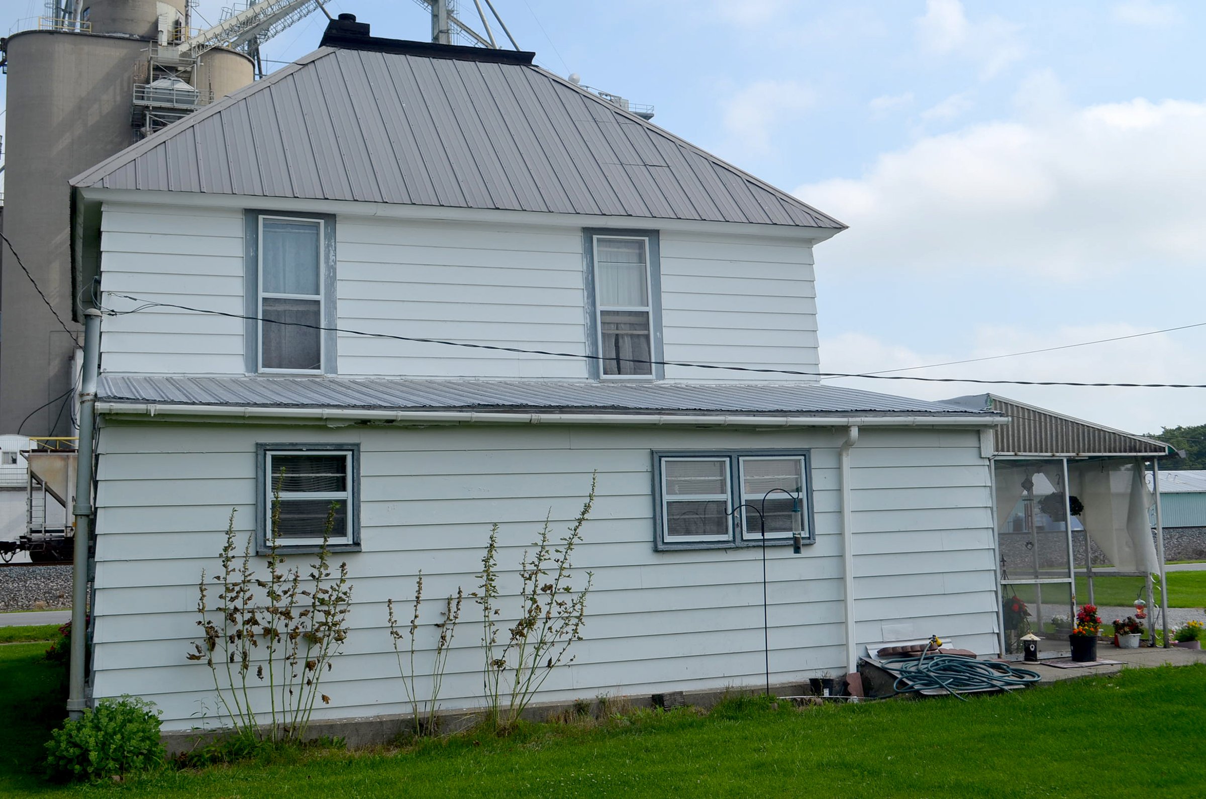 Property photo 5 - HOME & PERSONAL PROPERTY AUCTION IN EAST ALLEN COUNTY, INDIANA